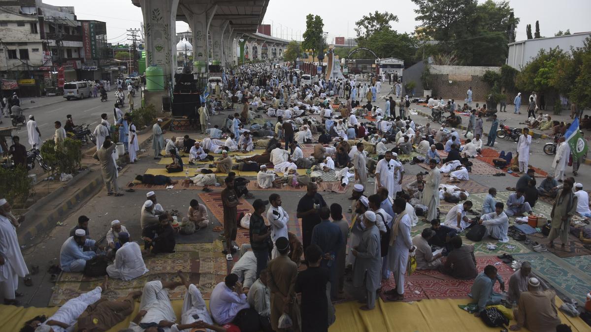 Pakistan's JI party's sit-in enters second day as party protests against electricity price, tax hike