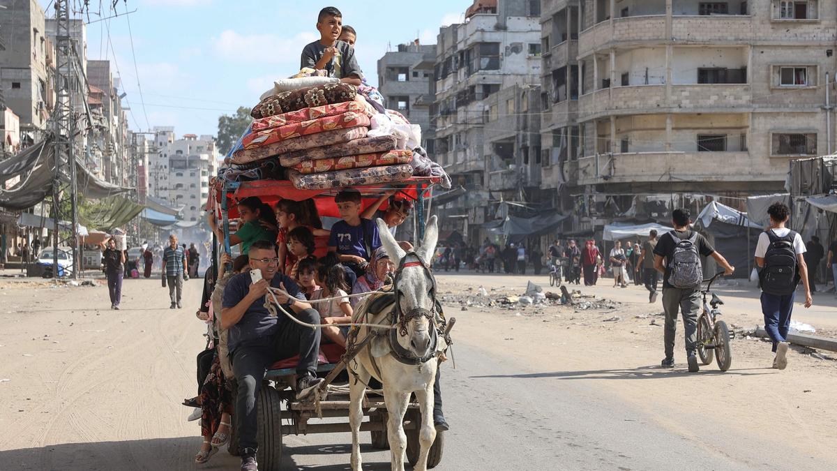 Israeli tanks deepen their push into the northern Gaza Strip